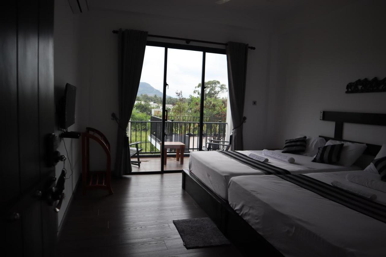 Black Mustang Hotel Dambulla Exterior photo