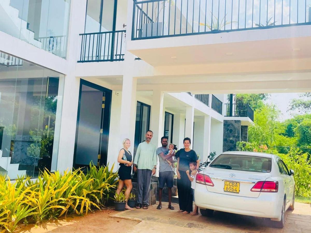 Black Mustang Hotel Dambulla Exterior photo