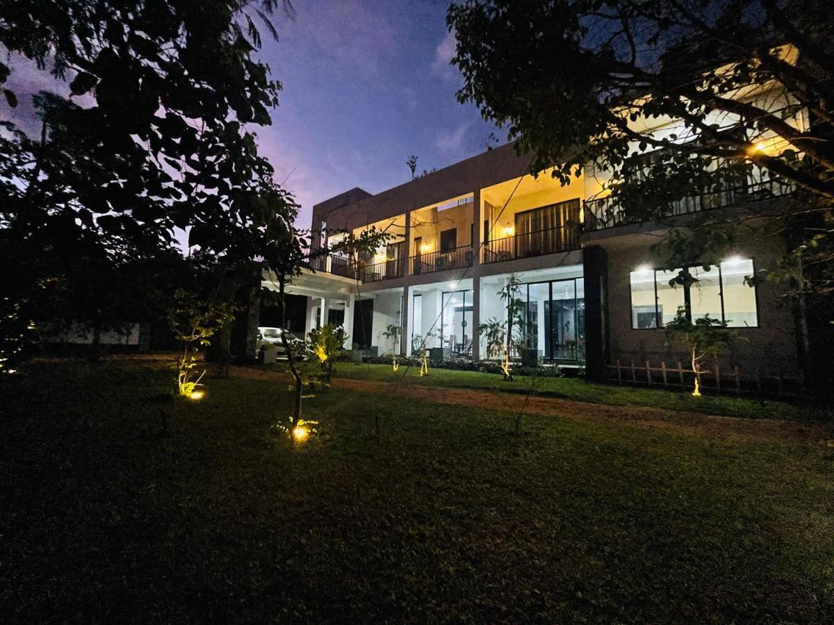 Black Mustang Hotel Dambulla Exterior photo
